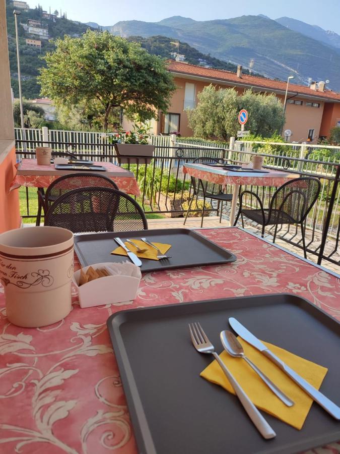 Albergo Villa Mimosa Torbole Sul Garda Exteriör bild