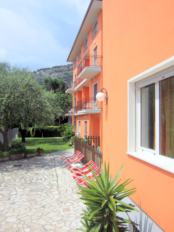 Albergo Villa Mimosa Torbole Sul Garda Exteriör bild