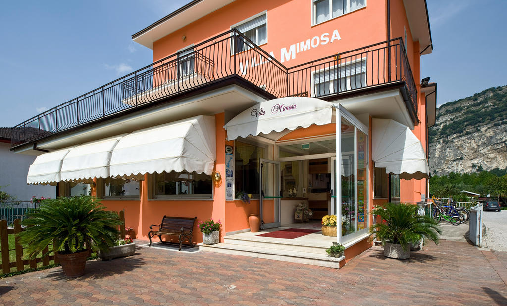 Albergo Villa Mimosa Torbole Sul Garda Exteriör bild